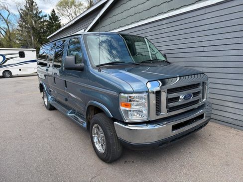 Used 2014 Ford E-150 and Econoline 150 w/ RV Plus Package RWD image 3