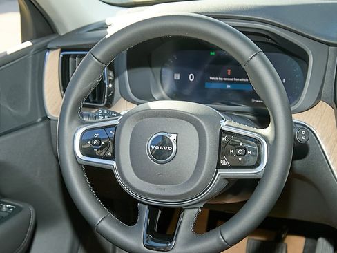 New 2026 Volvo XC60 B5 Plus w/ Protection Package Premier image 26