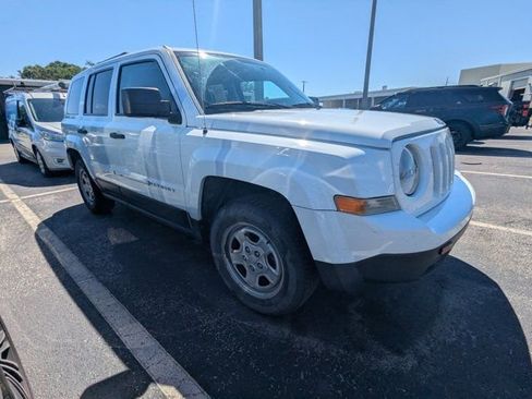 Used 2016 Jeep Patriot Sport FWD image 3