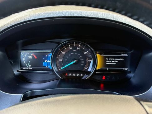 Used 2018 Ford Explorer XLT w/ Equipment Group 202A AWD/4WD image 32