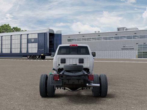 New 2026 RAM 5500 Tradesman AWD/4WD image 7