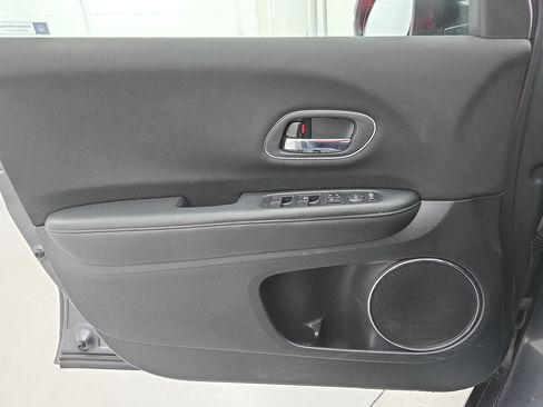 Used 2017 Honda HR-V EX image 25