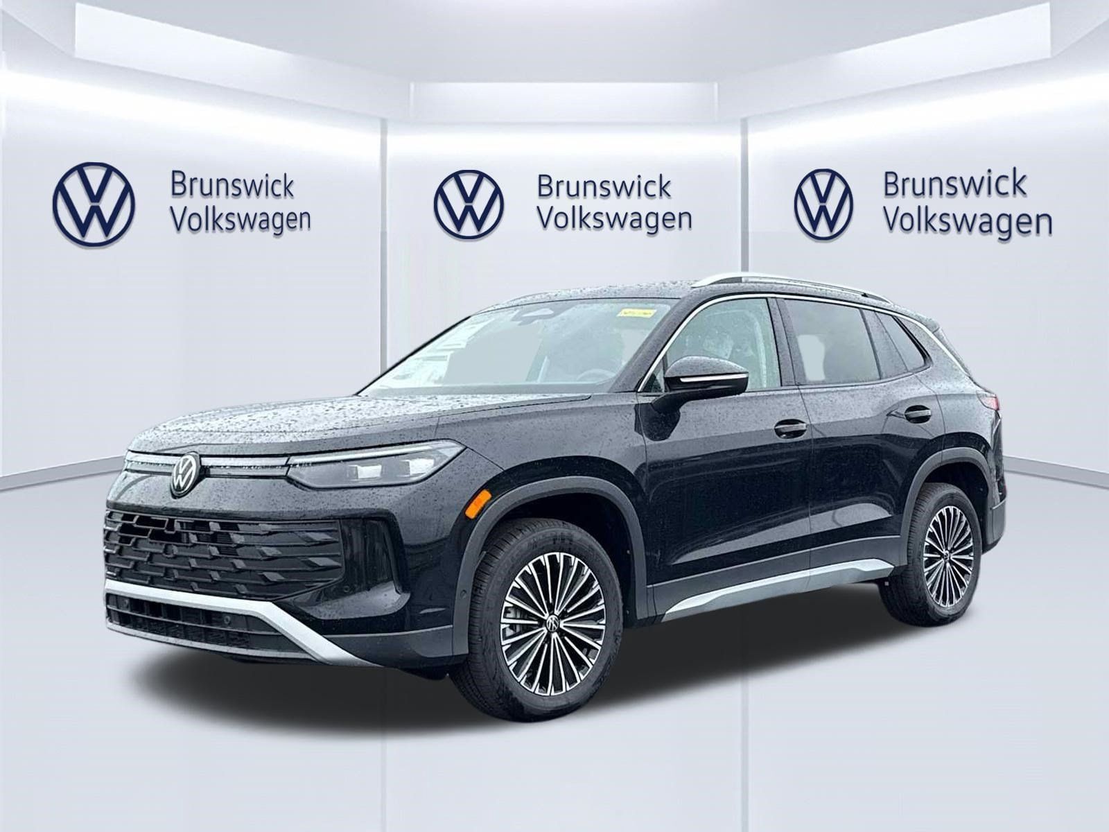 New 2026 Volkswagen Tiguan S AWD/4WD image 1