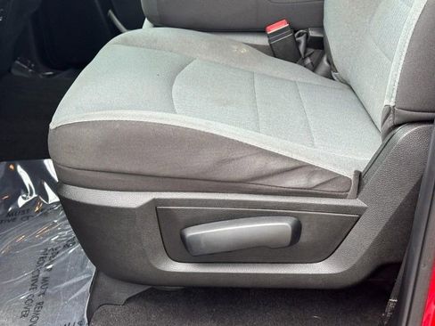 Used 2022 RAM 1500 Classic SLT image 17