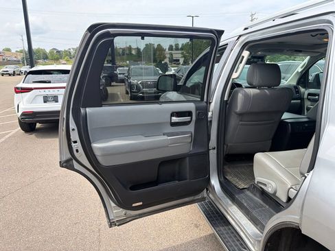 Used 2018 Toyota Sequoia Limited AWD/4WD image 47