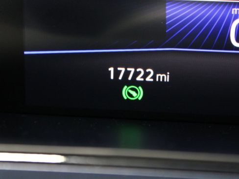 Used 2024 Volkswagen Taos SE w/ Panoramic Sunroof Package AWD/4WD image 21
