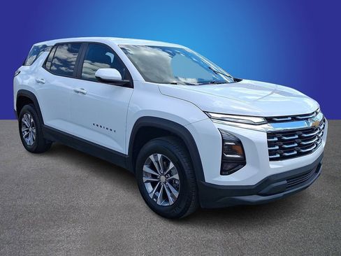 Used 2025 Chevrolet Equinox LT AWD/4WD image 3