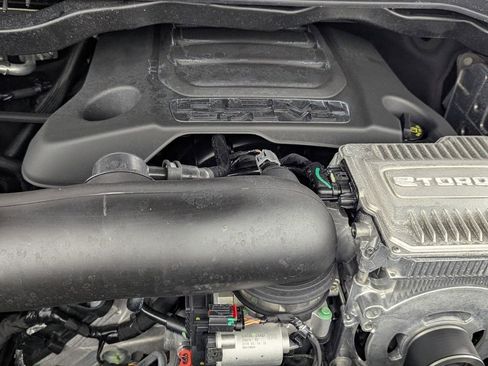 New 2026 RAM 1500 4x4 Crew Cab image 12