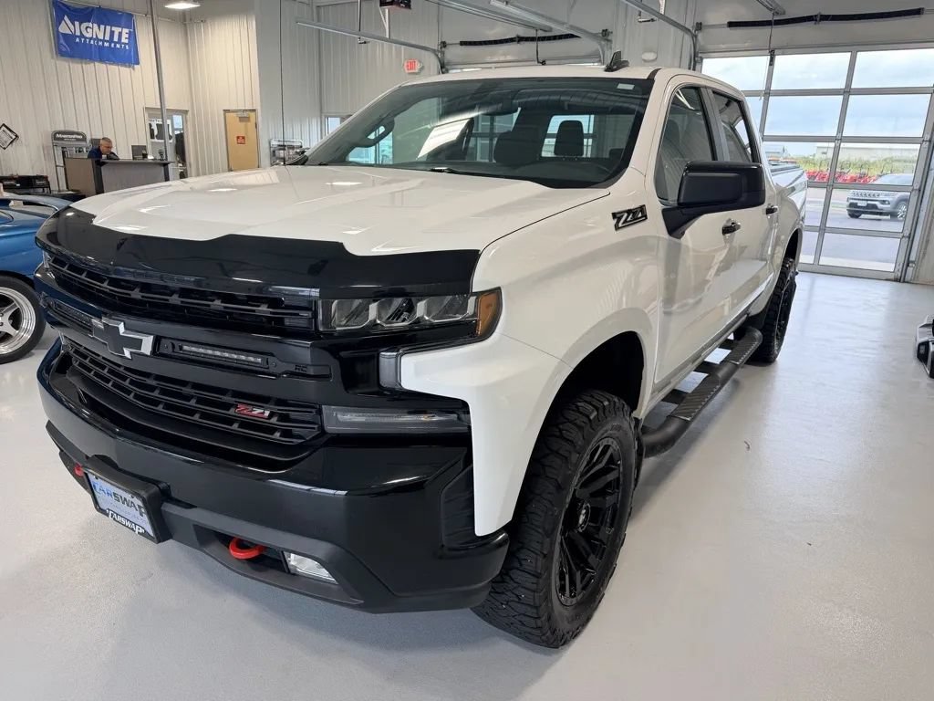 Used 2021 Chevrolet Silverado 1500 LT Trail Boss w/ LPO, Dark Essentials Package AWD/4WD image 10