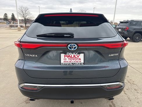 Certified 2023 Toyota Venza Limited image 4