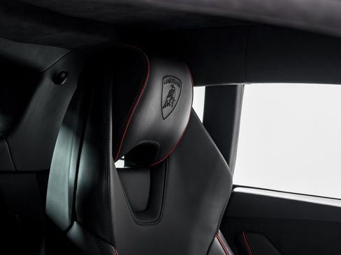 Used 2020 Lamborghini Huracan EVO AWD/4WD image 34