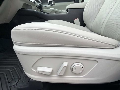 Used 2026 Kia Sorento S w/ S Panoramic Sunroof Package image 13