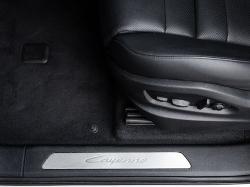 Certified 2024 Porsche Cayenne GTS AWD/4WD image 22