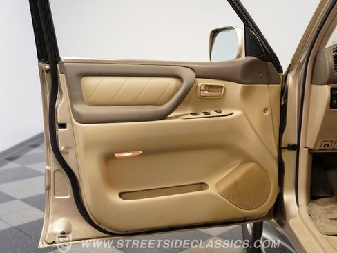 Used 2006 Toyota Land Cruiser image 38