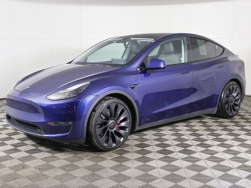 Used 2023 Tesla Model Y Performance image 9