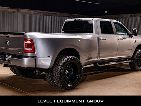 Used 2024 RAM 3500 Big Horn w/ Sport Appearance Package image 10