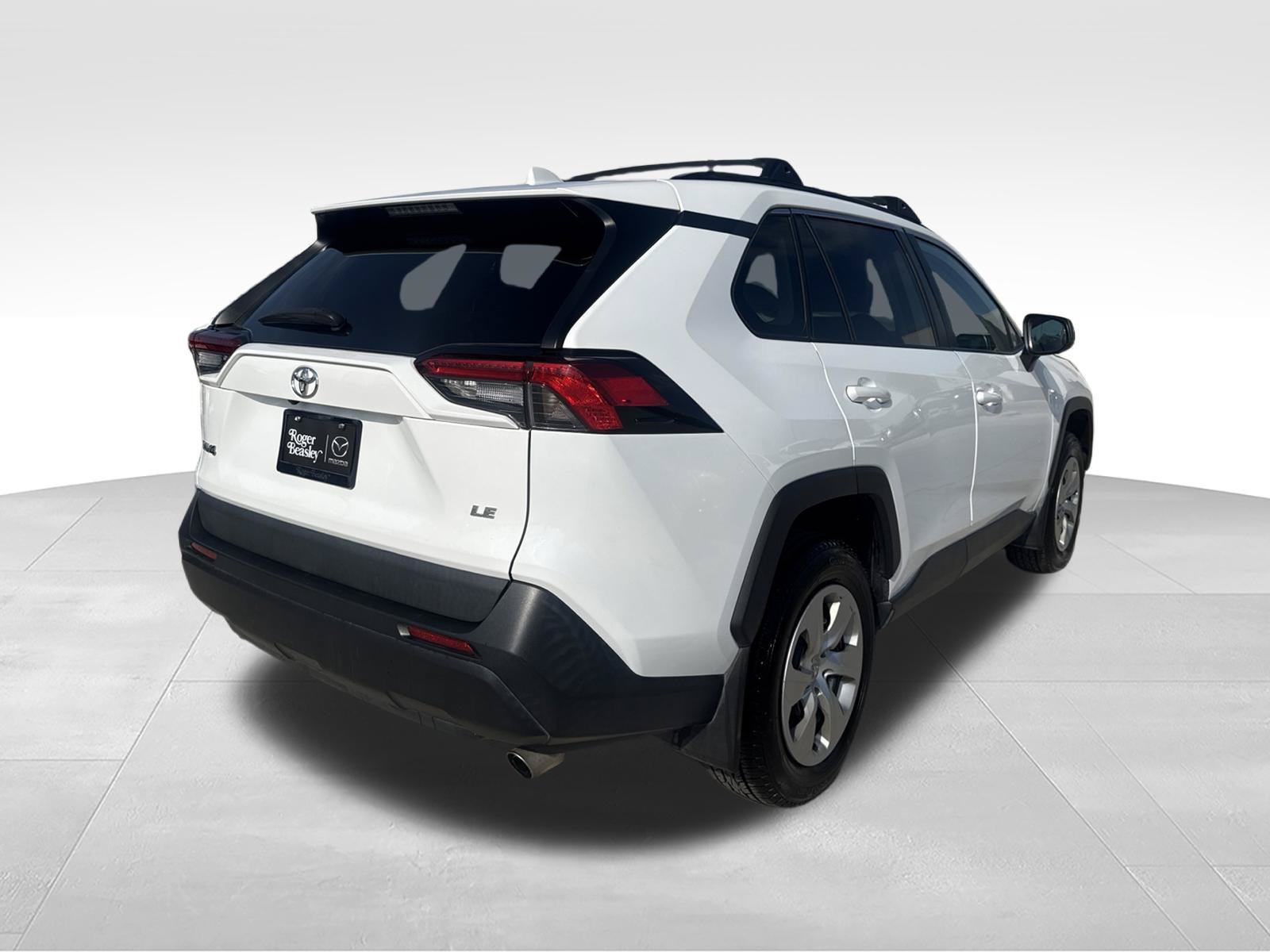 Used 2021 Toyota RAV4 LE w/ Carpet Mat Package (TMS) FWD image 5