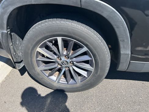 Used 2019 Toyota Highlander XLE w/ Protection Package #3 image 5