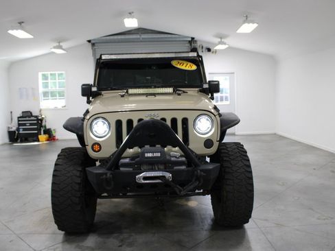 Used 2018 Jeep Wrangler Unlimited Sport S AWD/4WD image 3