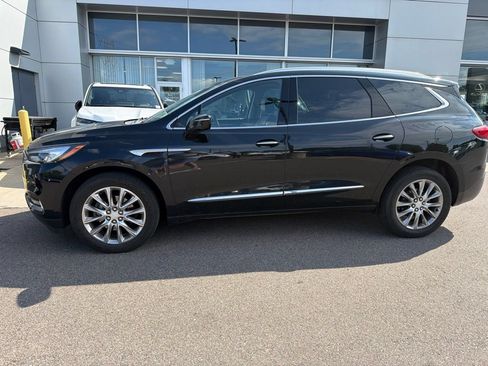 Used 2018 Buick Enclave Essence w/ Trailering Package AWD/4WD image 5