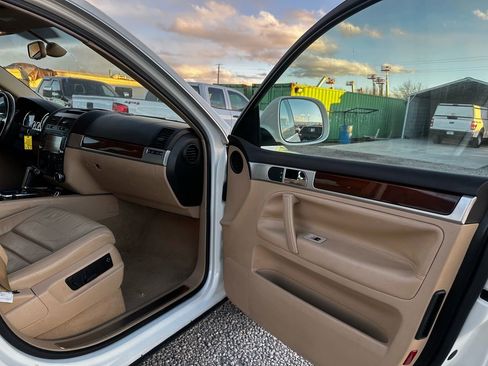 Used 2009 Volkswagen Touareg V6 AWD/4WD image 12