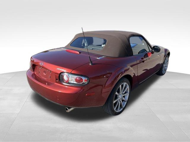 Used 2006 MAZDA MX-5 Miata Grand Touring w/ Premium Pkg RWD image 3