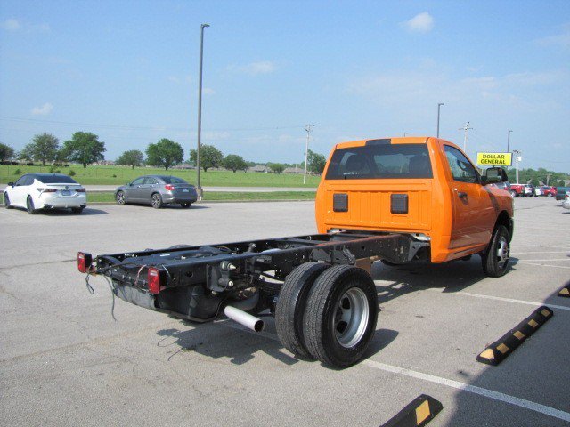 Used 2019 RAM 3500 Tradesman RWD image 2