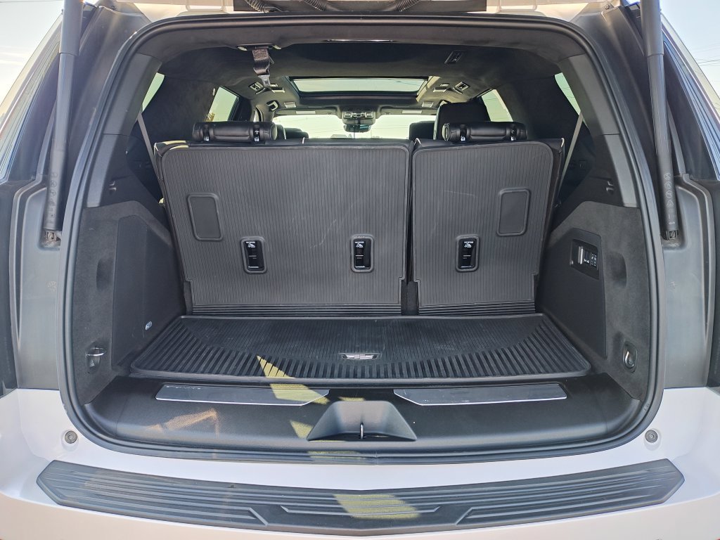 Used 2025 Cadillac Escalade V w/ LPO, Floor Liner Package AWD/4WD image 10