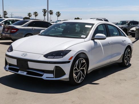 Used 2024 Hyundai Ioniq 6 SEL RWD image 3
