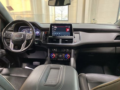 Used 2023 GMC Yukon XL SLT AWD/4WD image 15