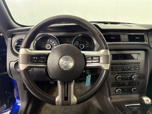 Used 2014 Ford Mustang Coupe RWD image 11