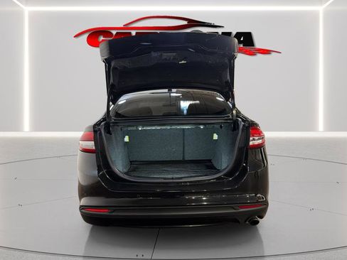 Used 2018 Ford Fusion SE w/ Fusion SE Technology Package image 21