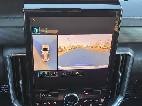 Used 2024 GMC Acadia Elevation image 30