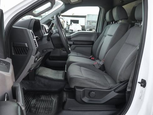 Used 2017 Ford F550 2WD Regular Cab Super Duty image 25