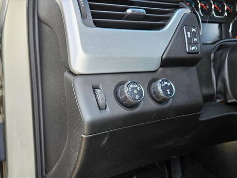 Used 2017 GMC Yukon XL SLT image 12