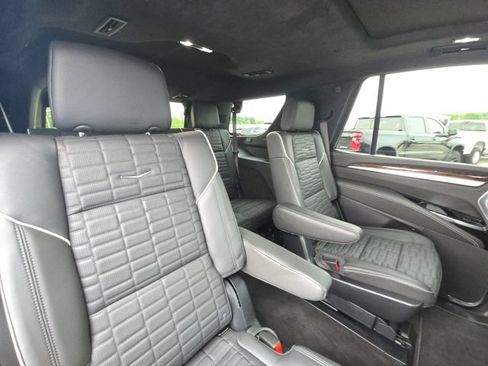 Used 2025 Cadillac Escalade Sport Platinum AWD/4WD image 14