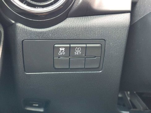 Used 2019 Toyota Yaris XLE FWD image 22