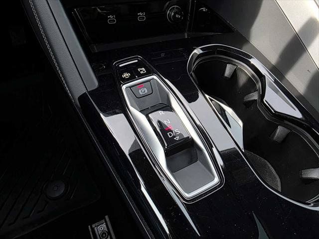 Used 2025 Audi Q5 Premium w/ Convenience Package AWD/4WD image 32