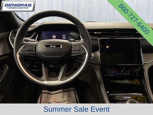 Used 2023 Jeep Grand Cherokee Altitude AWD/4WD image 33