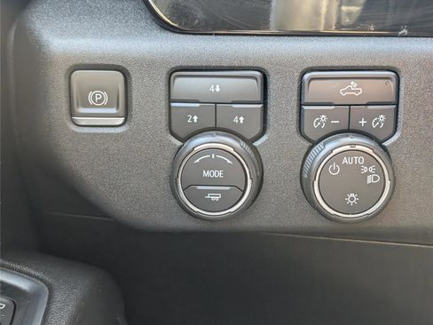 Used 2024 Chevrolet Silverado 2500 LT image 22