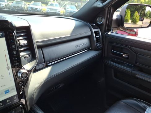 Used 2022 RAM 3500 Limited AWD/4WD image 23