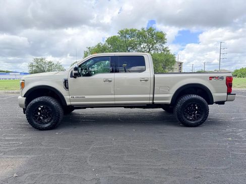 Used 2018 Ford F250 Platinum w/ Platinum Ultimate Package AWD/4WD image 4
