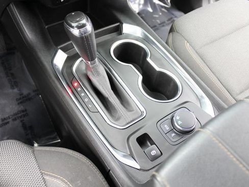 Used 2020 Chevrolet Traverse LT FWD image 27