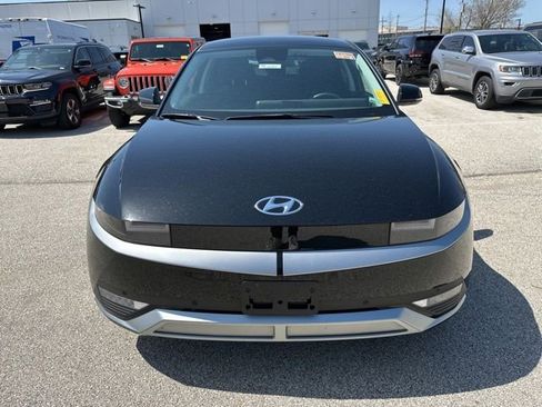 Used 2024 Hyundai Ioniq 5 SEL image 3