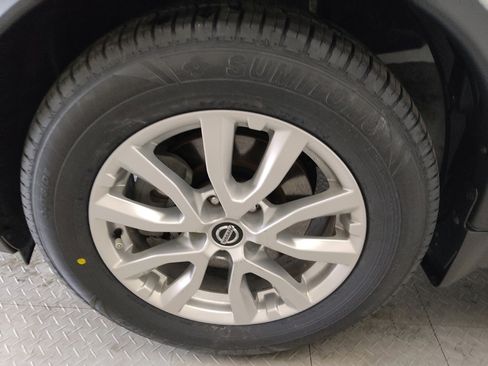 Used 2019 Nissan Rogue SV w/ Premium Package image 31