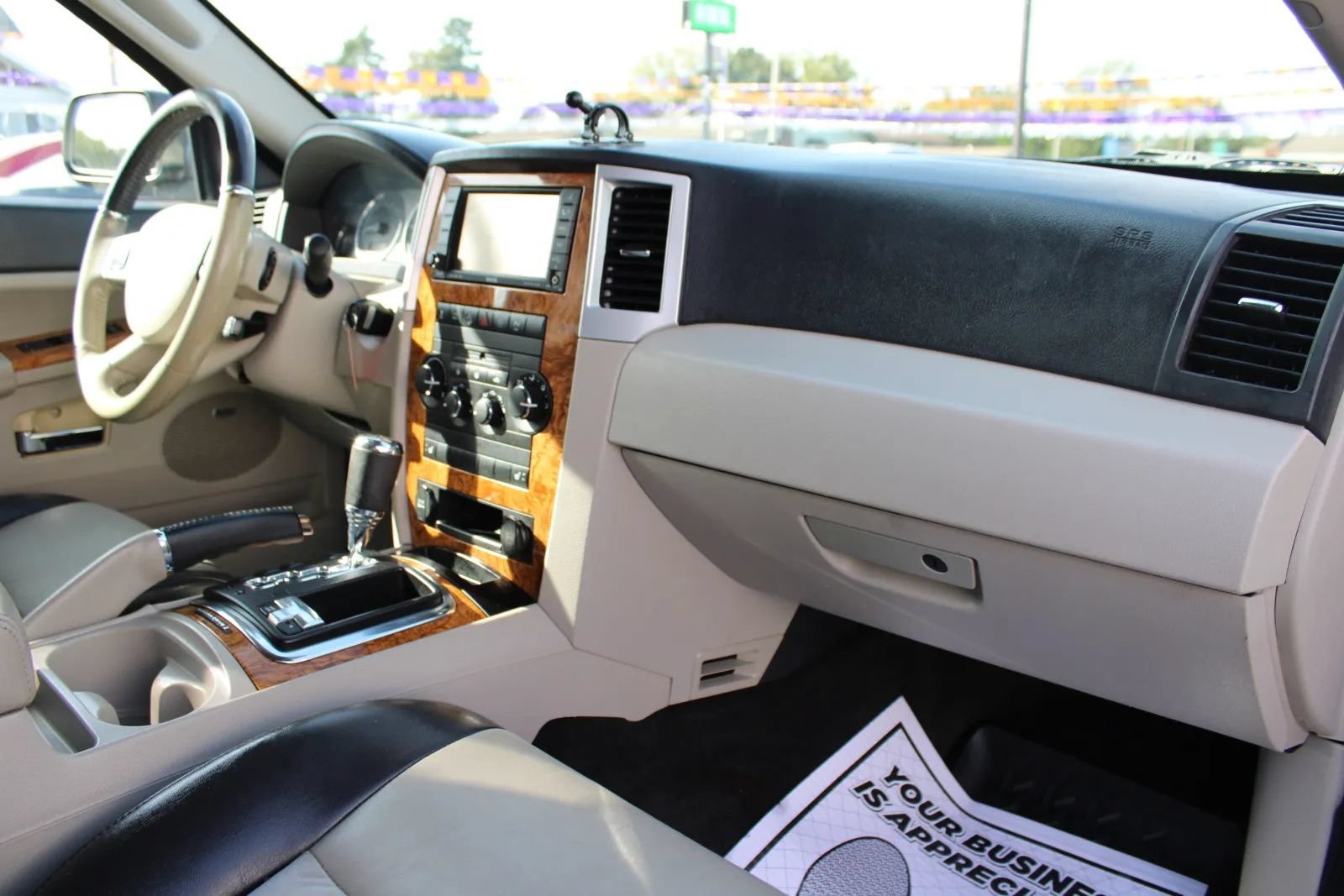 Used 2010 Jeep Grand Cherokee Limited w/ Trailer Tow Group IV AWD/4WD image 19