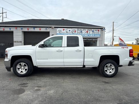 Used 2018 Chevrolet Silverado 1500 LT image 2