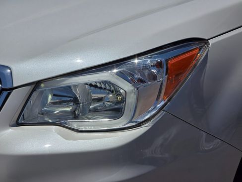 Used 2016 Subaru Forester 2.5i Touring w/ Popular Package #2 AWD/4WD image 6