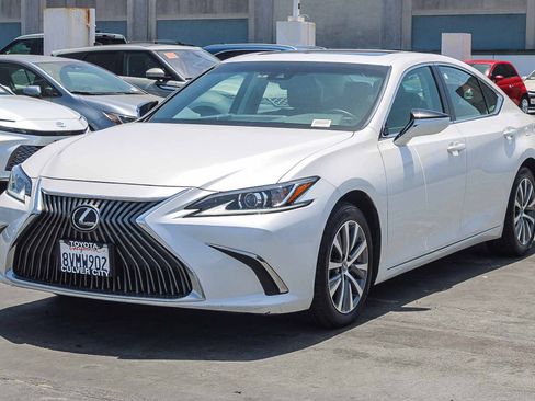 Used 2021 Lexus ES 350 w/ Accessory Package FWD image 3