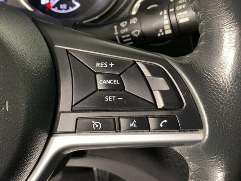 Used 2018 Nissan Rogue SV FWD image 19